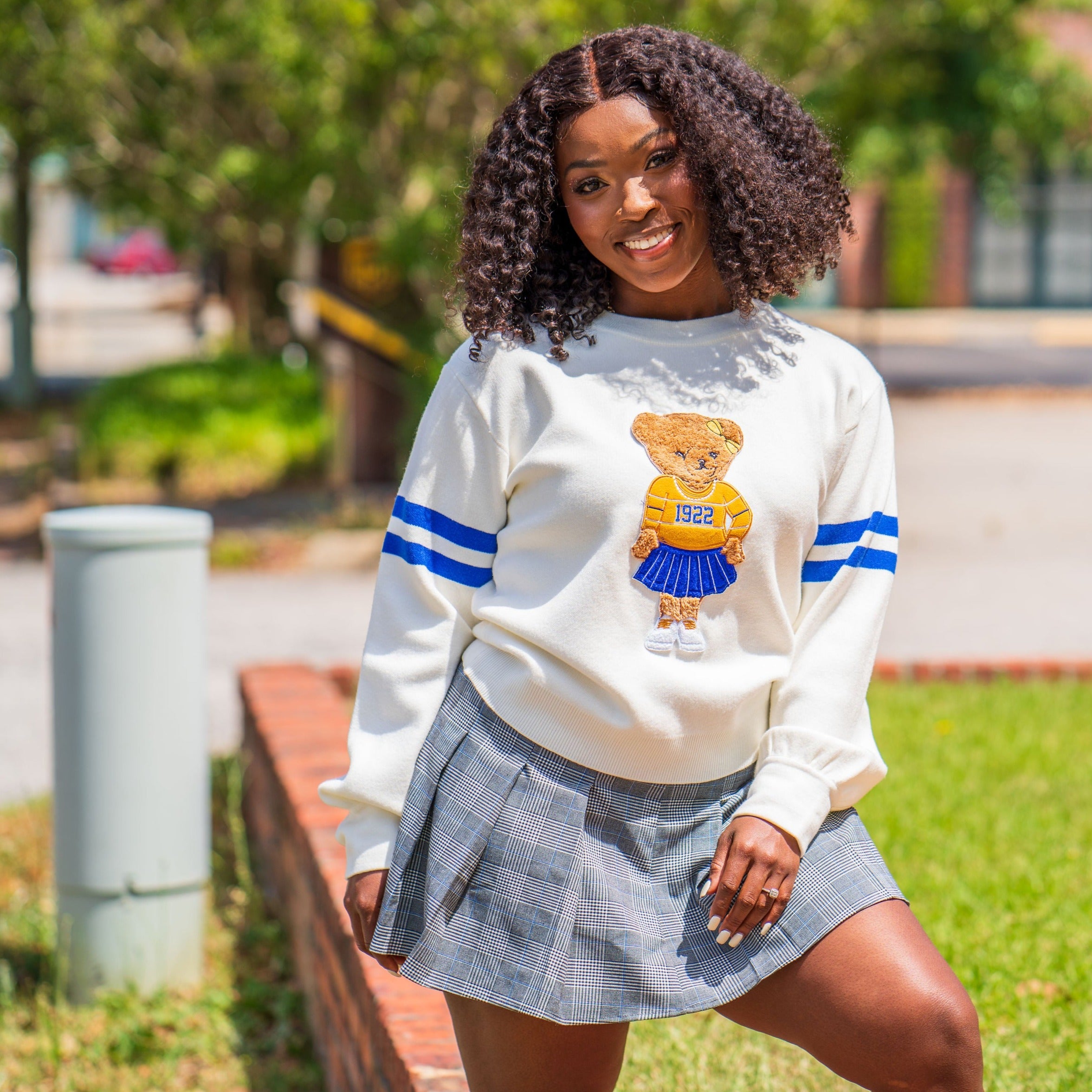 Bear sweater deals